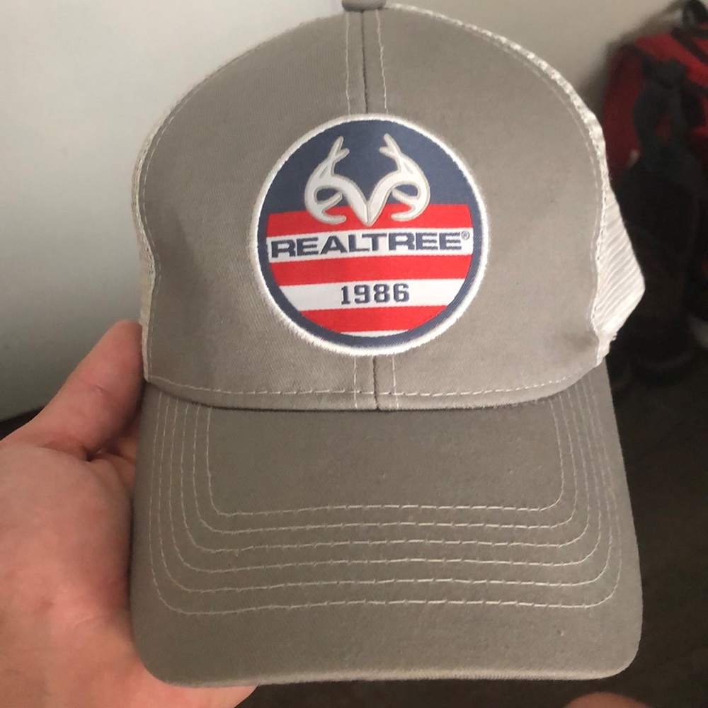 A realtree hat